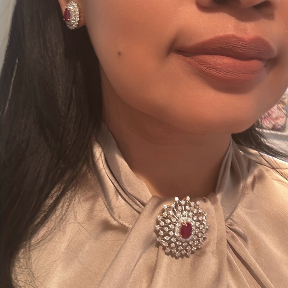 Natural Burmese Ruby (GIA)and Diamond Brooch/Pendent in 18 k solid gold